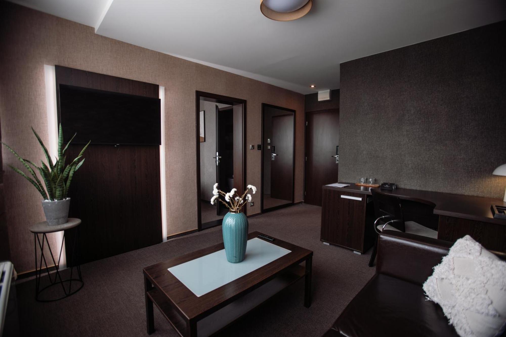 Interhotel Tatra Kopřivnice Exterior foto